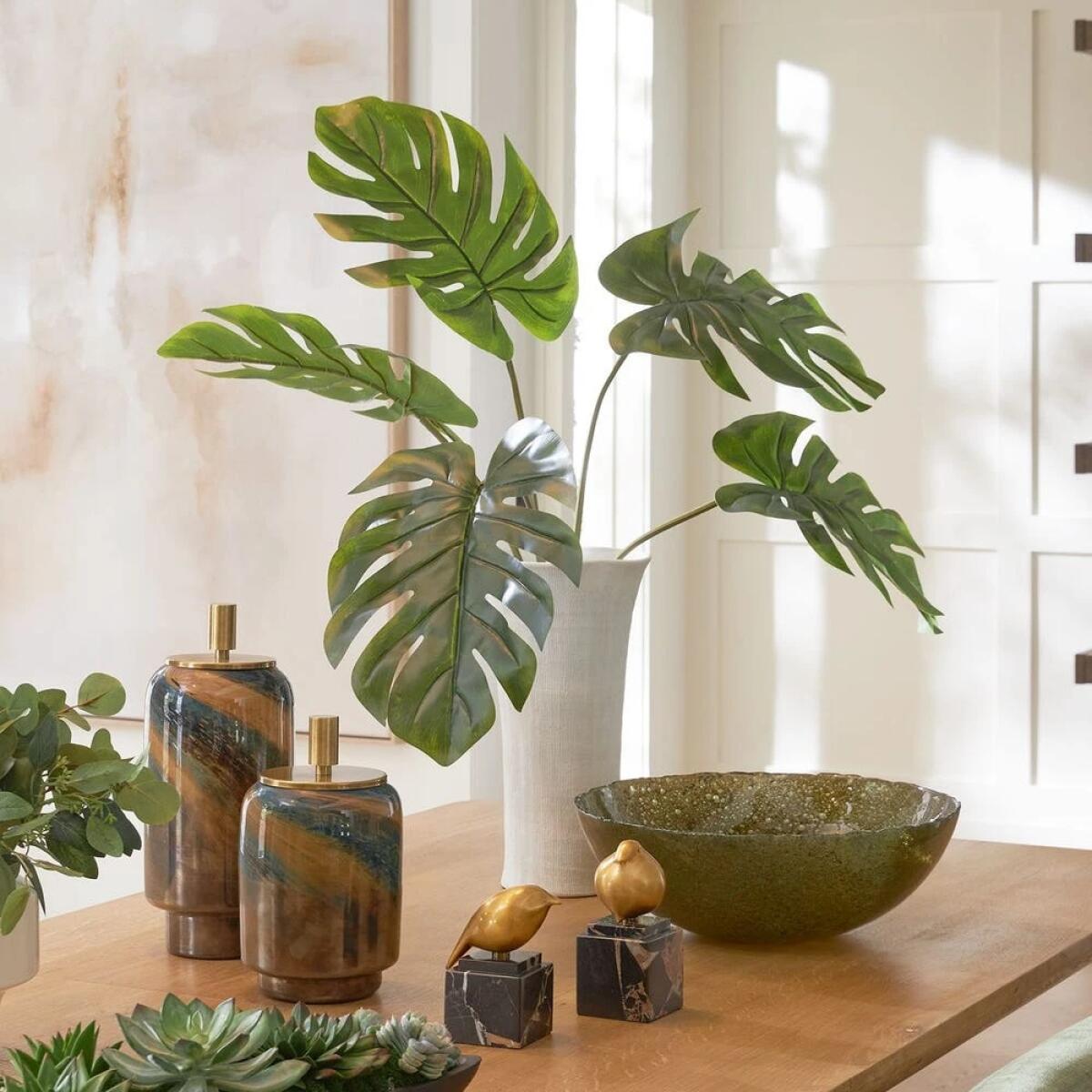 dfab0abfbb9a83948222a39670b3c0ee Muse Monstera Centerpiece - Image 1