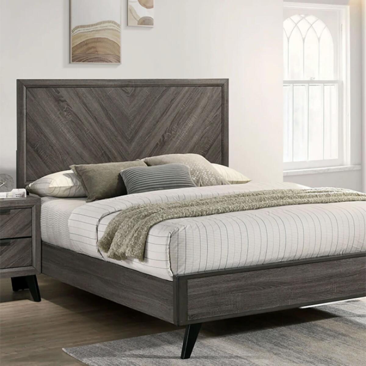 Vagan 4 Pc Queen Bedroom Set - Image 2