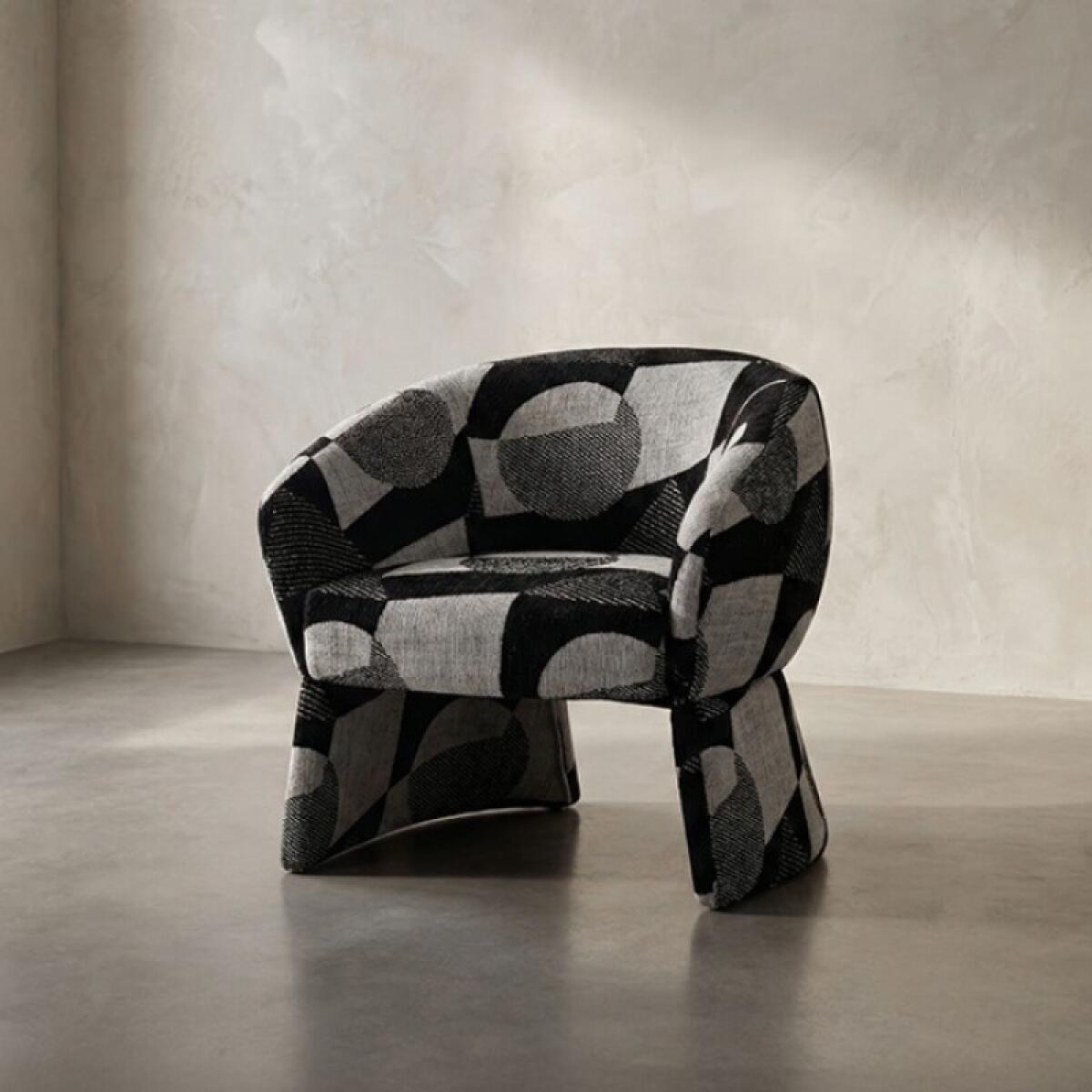 c9864ade1420ccc921906a92e8c0462b Barlo Accent Chair - Image 1